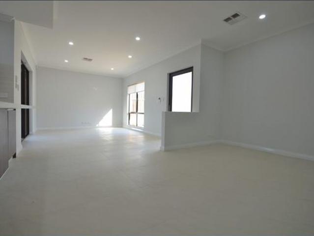 STUNNING NEAR NEW 4x2x2 FAMILY HOME