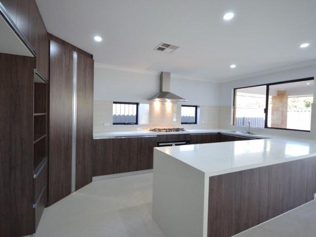 STUNNING NEAR NEW 4x2x2 FAMILY HOME
