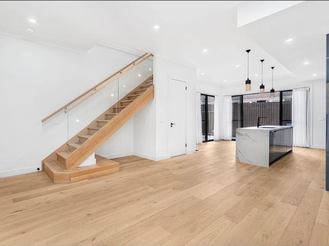Stunning Near New Townhouse