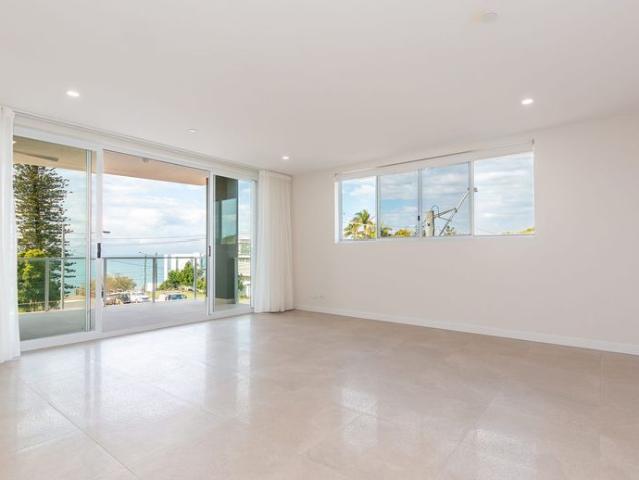 Stunning New 3 Bedroom Unit with Spectacular Views of Moreton Bay!