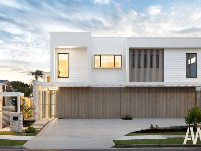 Stunning New Build Beachfront Living is waiting for you!