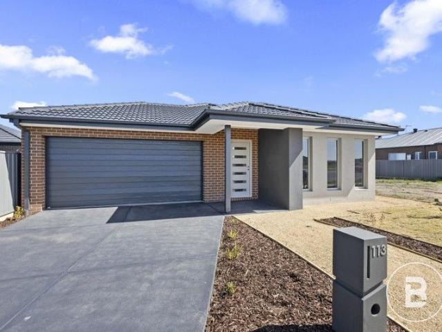 STUNNING HOME IN PRIME LOCATION