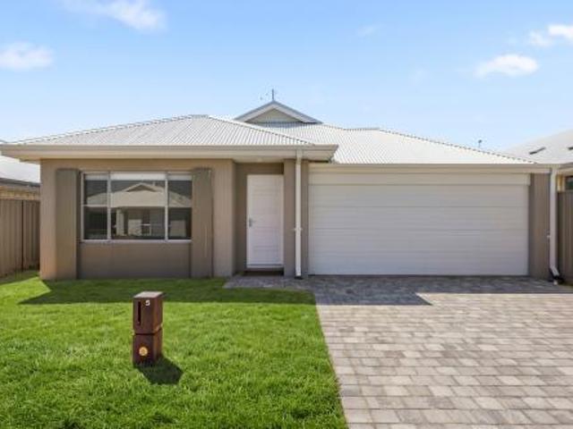 STUNNING NEW BUILD NOT TO BE MISSED!