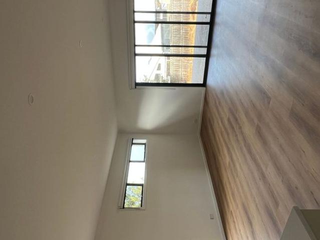 STUNNING NEW HOME