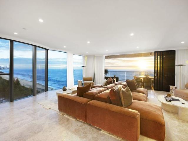 Stunning New Sub Penthouse / Sky home in the Heart of Burleigh Heads