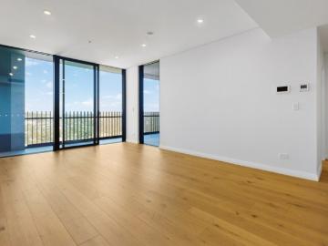 Stunning New Three Bedroom with Carspace Next to Metro Station