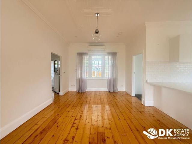 Stunning Newly Renovated Family Home in Prime Albion Location