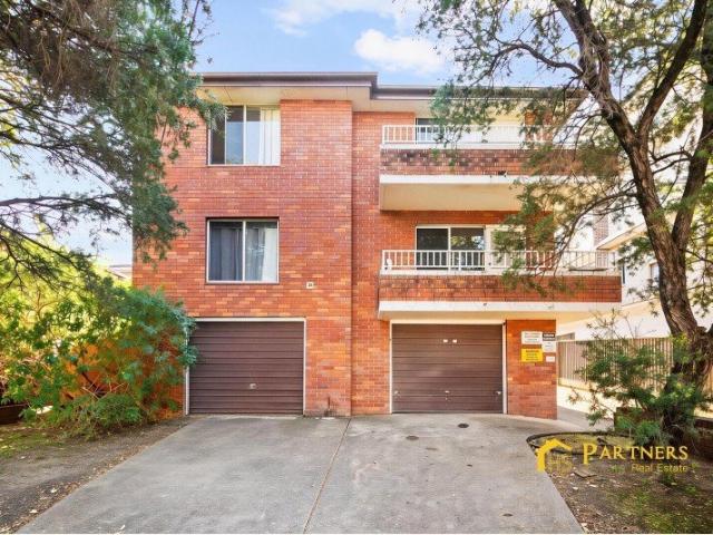 Stunning Newly Renovated Modern 2 Bedroom Unit