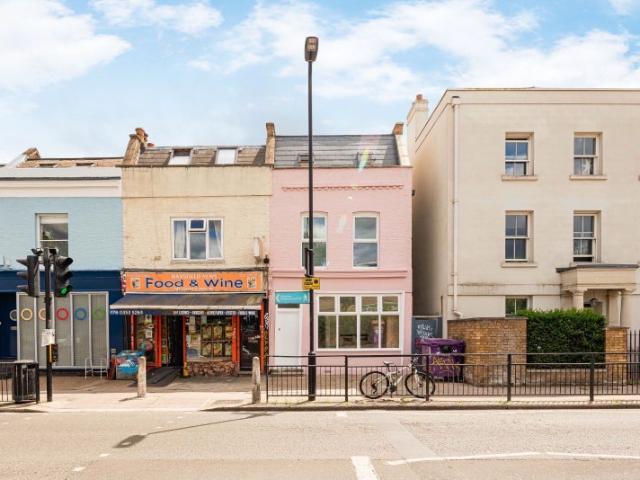 Stunning newly refurbished 2b flat in Gospel Oak