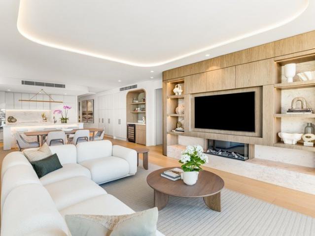 Stunning North Facing 3 Bedroom Residence with Uninterrupted Middle Harbour Views