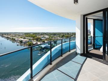 Stunning North Facing Waterfront Living | 3 Bedroom Apartment at Harbour Side