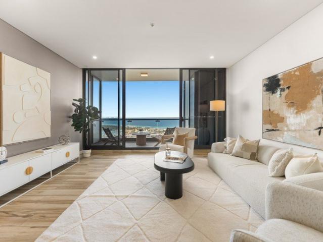 Stunning Ocean & Broadwater Views |Spacious 2 Bedroom Apartment with Dual Balconies