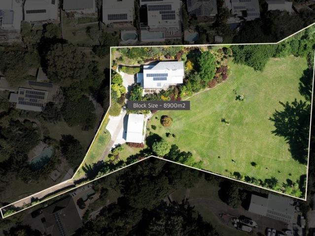 Stunning Ocean & Hinterland Views and Large Shed on 8,900m²