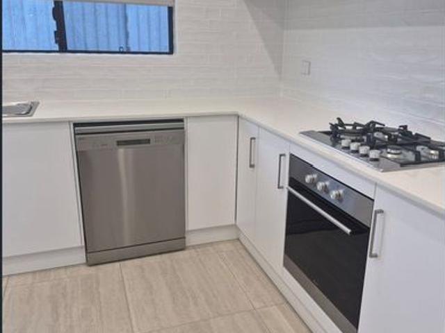 Stunning old Villa fully renovated all new and shiny amazing location minutes to trains and cafes