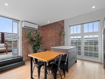 STUNNING ONE BEDROOM APARTMENT