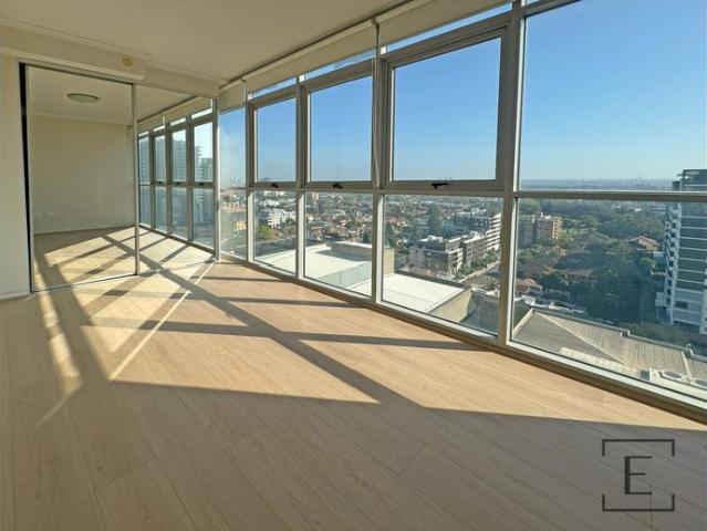 STUNNING ONE BEDROOM APARTMENT WITH INCREDIBLE VIEWS!