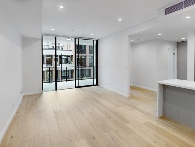 Stunning One Bedroom Apartment With Study