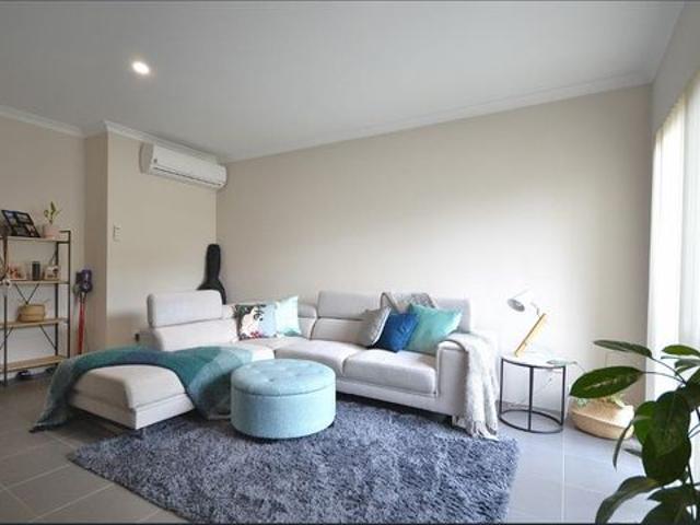 STUNNING ONE BEDROOM ONE BATHROOM UNIT!