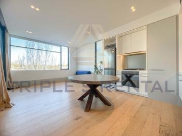 Stunning One Bedroom + Study for Rent