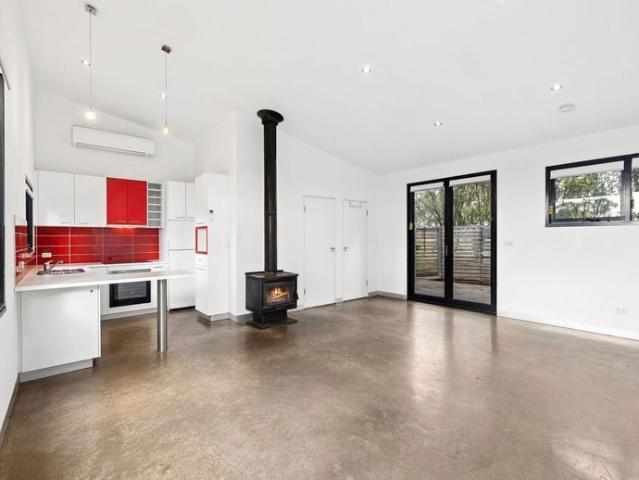 Stunning Open Plan, 1 bedroom Property!