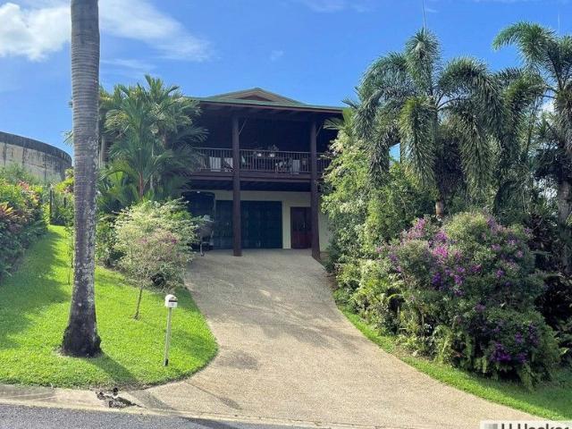 Stunning Outdoor Entertainer's Paradise in East Innisfail