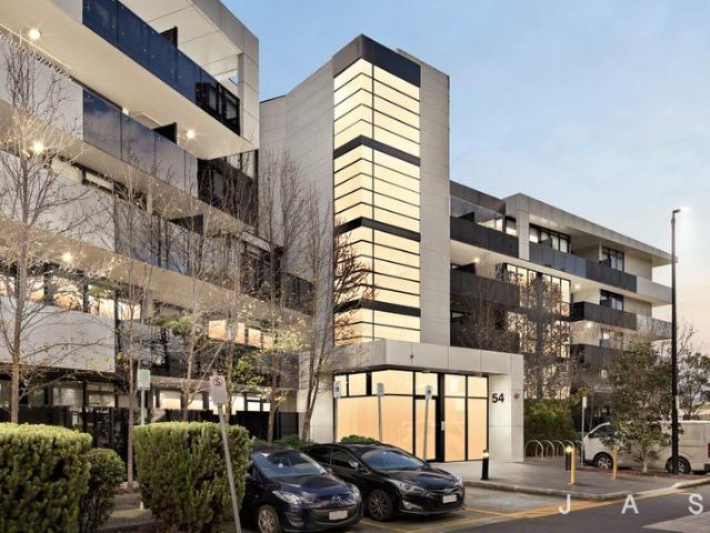 Stunning Park Views, Superb Lifestyle Location