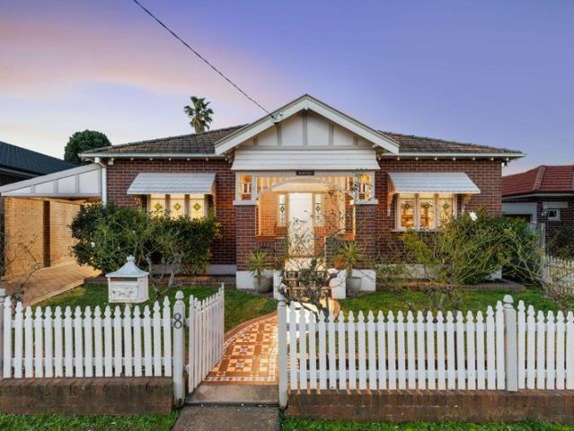 Stunning parkside character home with north facing garden