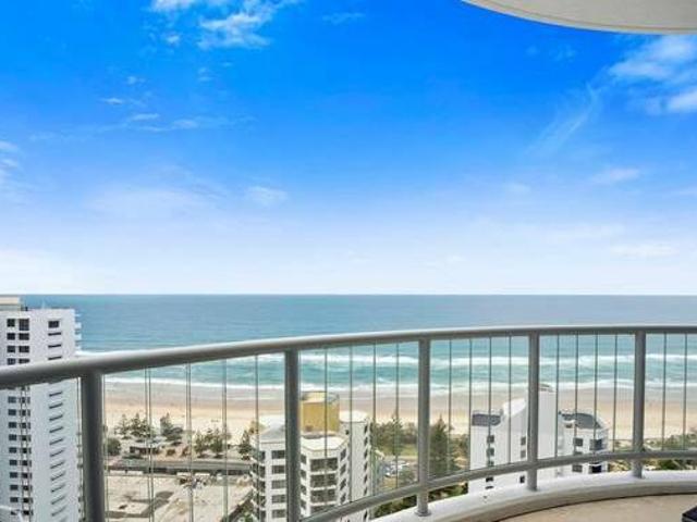 Stunning Penthouse Apartment in Surfers Paradise Legends With Ocean Views