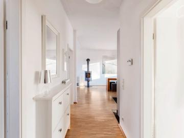 Stunning Penthouse Apartment with Fireplace & Panoramic Views!, Frankfurt Amsterdam Apartments for Rent