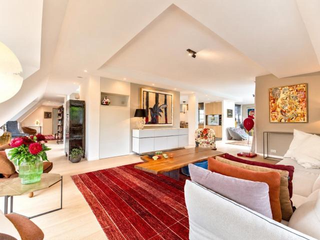 Stunning penthouse, approx. 239 sq. m. + 80 sq. m. terrace