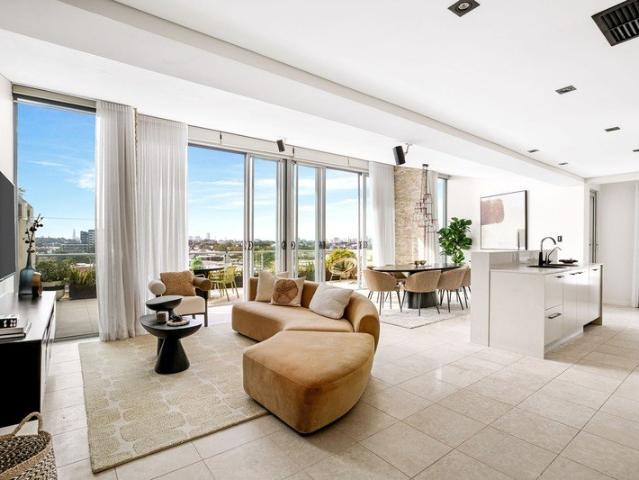 Stunning penthouse sanctuary with own rooftop terrace