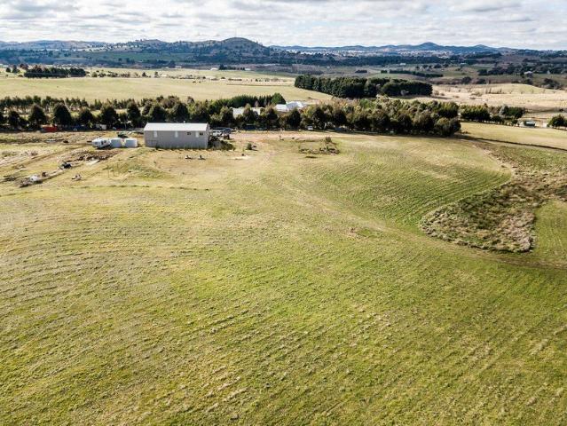 Stunning & peaceful retreat + multiple tiny homes with Air BnB income'