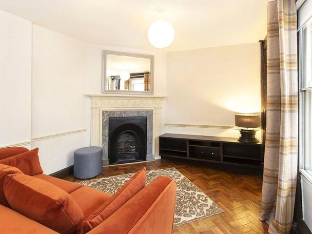 Stunning period 1 bedroom furnished apartment in the heart of York City Centre