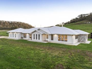 Stunning Provincial Style Homestead With Sweeping Rural Views