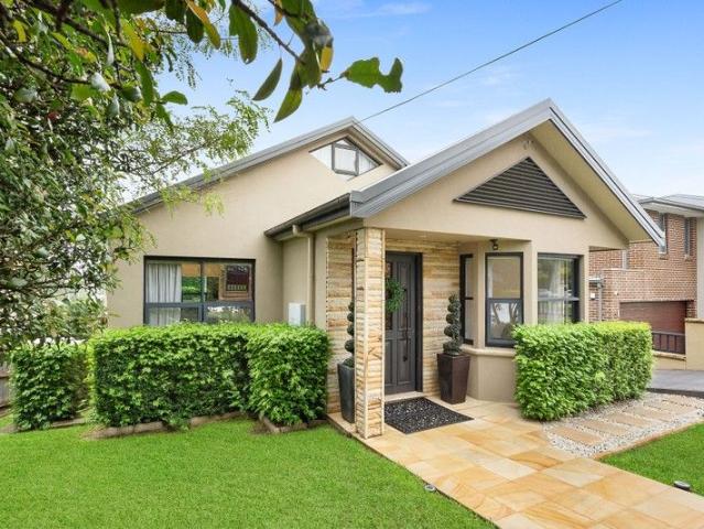 Stunning Quality Multi Generational Family Home With A Self Contained Granny Flat On 1062sqm