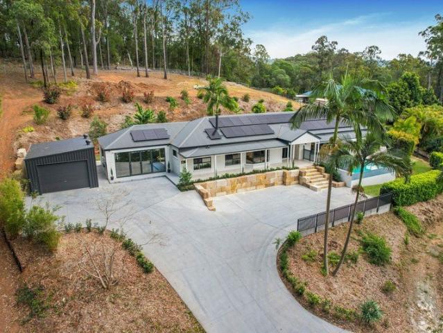 STUNNING QUALITY HOME & MASSIVE SHED, ACREAGE THAT TICKS ALL THE BOXES