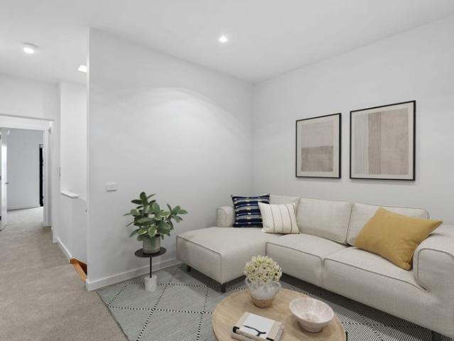 Stunning Renovated 3 Bedroom Terrace with Flexible Living