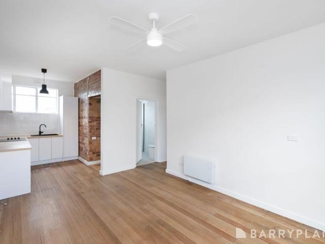 Stunning Renovated 2 Bedroom Flat in the Heart of Seddon