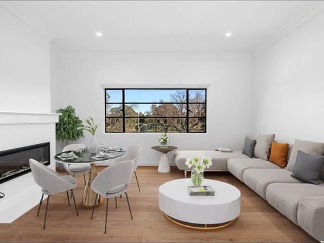 Stunning Renovated Apartment in a Landmark 1930s Building