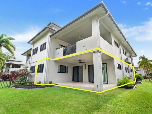 STUNNING RENOVATED GROUND FLOOR APARTMENT IN TRINITY BEACH