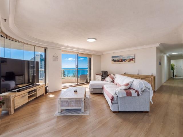 Stunning Renovated Furnished Beachside Living