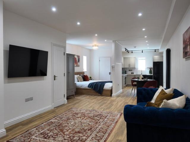 Stunning Renovated Studio in Rushden Furnished