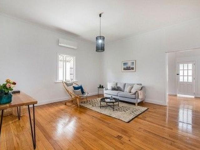 Stunning Renovated Queenslander Near PA Hospital!