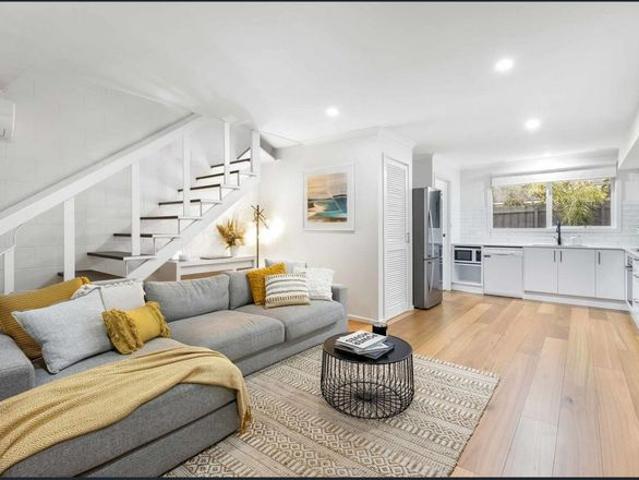 Stunning Renovated Townhouse in Prime Location