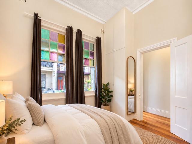 STUNNING RENOVATED TERRACE WITH PARKING IN IDEAL LOCATION