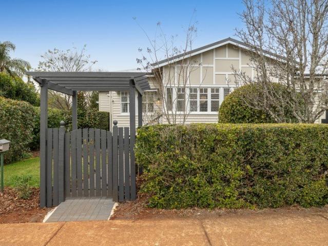 STUNNING RENOVATION IN EAST TOOWOOMBA