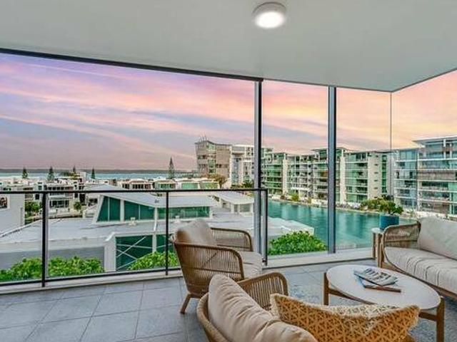 Stunning Renovation Rare 1Bed Study Act Fast