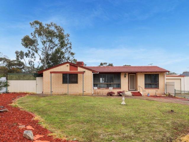 STUNNING RESIDENCE SET ON A HUGE 802M2 ALLOTMENT!