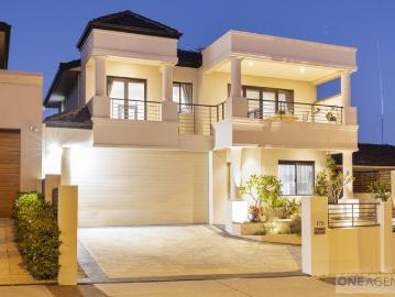 STUNNING RESIDENCE WITH CITY VIEWS AND AWARD WINNING KITCHEN