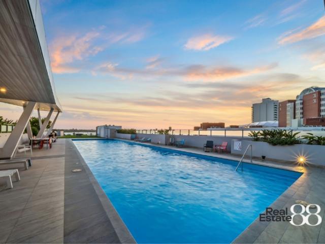 STUNNING RIVER VIEW APARTMENT!
